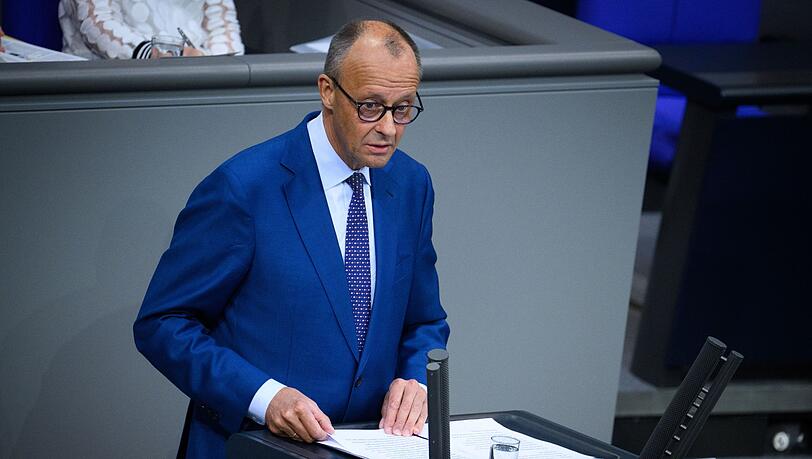 "Wir haben zudem am Rande des Nato-Treffens in Ankara mit der amerikanischen Regierung vereinbart, dass amerikanische Tomahawk-Raketen von uns erworben und in Deutschland stationiert werden", sagte der Kanzler. "Wir haben zudem am Rande des Nato-Treffens in Ankara mit der amerikanischen Regierung vereinbart, dass amerikanische Tomahawk-Raketen von uns erworben und in Deutschland stationiert werden", sagte der Kanzler.