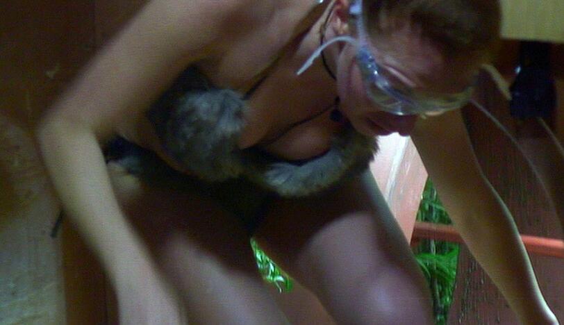 Georginia in der "Hamsterhölle". Diese besteht aus fünf Stufen, von denen sie drei abbricht.