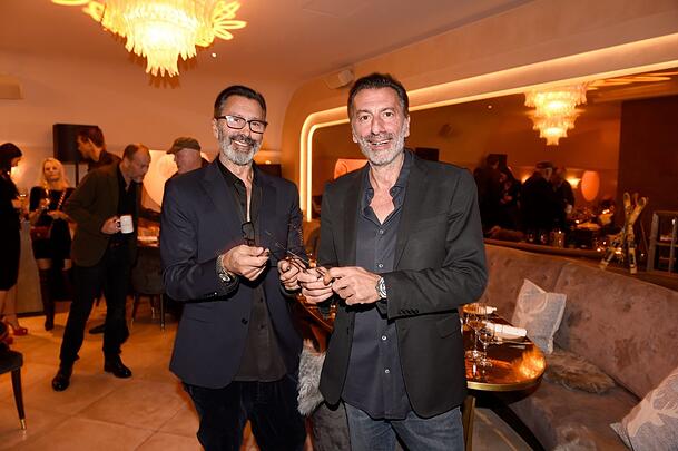 Wetzen schon die Messer für die neue "Winteralm" im ersten OG des "Tambosi": Die Gastro-Brüder Pino (l.) und Ugo Crocamo. Wetzen schon die Messer für die neue "Winteralm" im ersten OG des "Tambosi": Die Gastro-Brüder Pino (l.) und Ugo Crocamo.