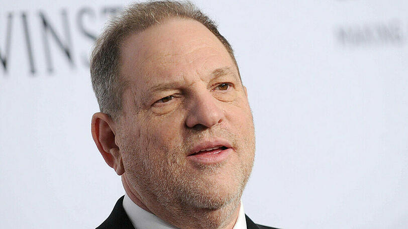 Nicht nur Harvey Weinstein sitzt während der Corona-Krise hinter Gittern.