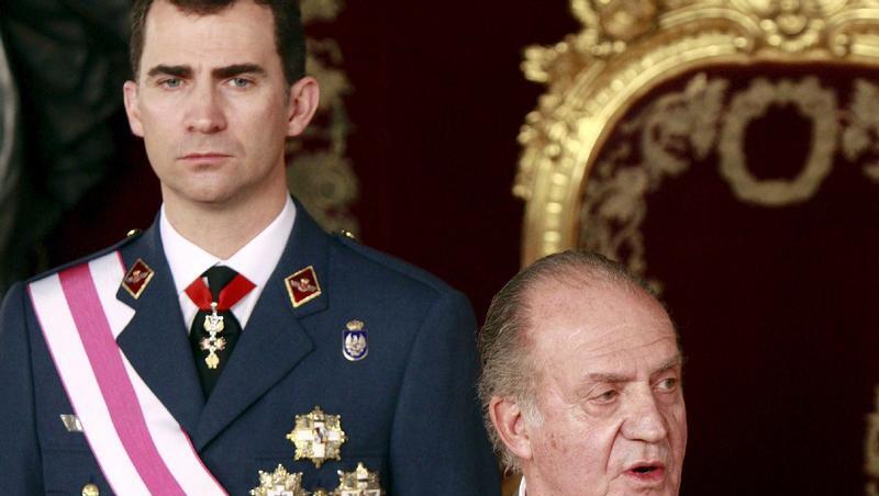 „Gewöhn Dir an, Deinem Gegenüber in die Augen zu schauen“: König Juan Carlos beherzigt die Ratschläge für Sohn Felipe selbst. „Gewöhn Dir an, Deinem Gegenüber in die Augen zu schauen“: König Juan Carlos beherzigt die Ratschläge für Sohn Felipe selbst.