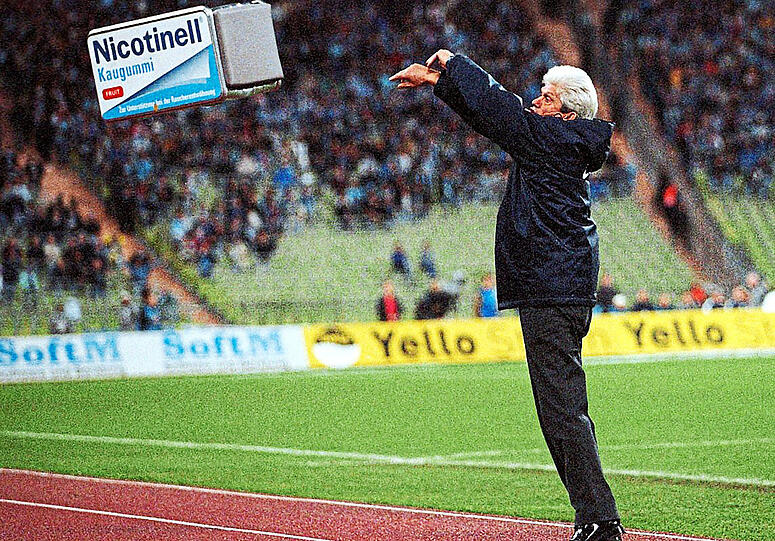 9. Dezember 2000: Lorant schmeißt wütend eine Werbebox weg, auf der er ansonsten gerne saß - ein Bild für die Ewigkeit.