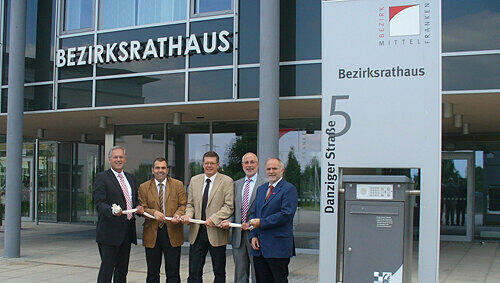 Sie ziehen alle an einem Strang: Mittelfrankens Bezirkstagspräsident Richard Bartsch, Harry Riedel (Finanzreferent der Stadt Nürnberg), der Vertreter der kreisangehörigen Städte im Bezirk Mittelfranken Alfons Brandl (Erster Bürgermeister Stadt Herrieden), der mittelfränkische Vorsitzende im Bayerischen Gemeindetag Franz Winter (Erster Bürgermeister Markt Dürrwangen) und der Bezirksvorsitzende der mittelfränkischen Landräte Herbert Eckstein (Landrat Landkreis Roth). Sie ziehen alle an einem Strang: Mittelfrankens Bezirkstagspräsident Richard Bartsch, Harry Riedel (Finanzreferent der Stadt Nürnberg), der Vertreter der kreisangehörigen Städte im Bezirk Mittelfranken Alfons Brandl (Erster Bürgermeister Stadt Herrieden), der mittelfränkische Vorsitzende im Bayerischen Gemeindetag Franz Winter (Erster Bürgermeister Markt Dürrwangen) und der Bezirksvorsitzende der mittelfränkischen Landräte Herbert Eckstein (Landrat Landkreis Roth).