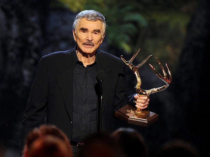 Burt Reynolds bei den "Guys Choice Awards" im Jahr 2013. Jetzt lässt der Schauspieler 600 persönliche Gegenstände versteigern.
