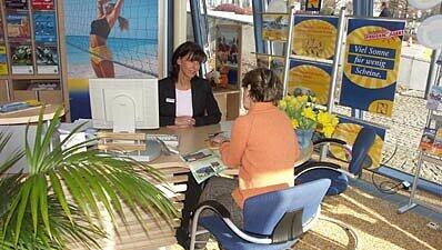 Reisebüro: Beratungsgespräch, Foto: Thomas Cook AG Reisebüro: Beratungsgespräch, Foto: Thomas Cook AG
