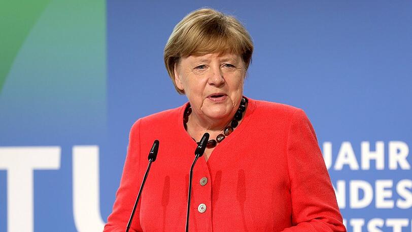 Angela Merkel hat sich f&uuml;r das Kanzleramt verewigen lassen.