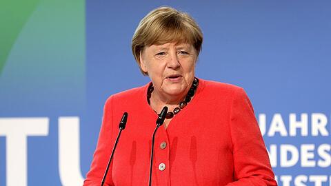 Angela Merkel hat sich f&uuml;r das Kanzleramt verewigen lassen.