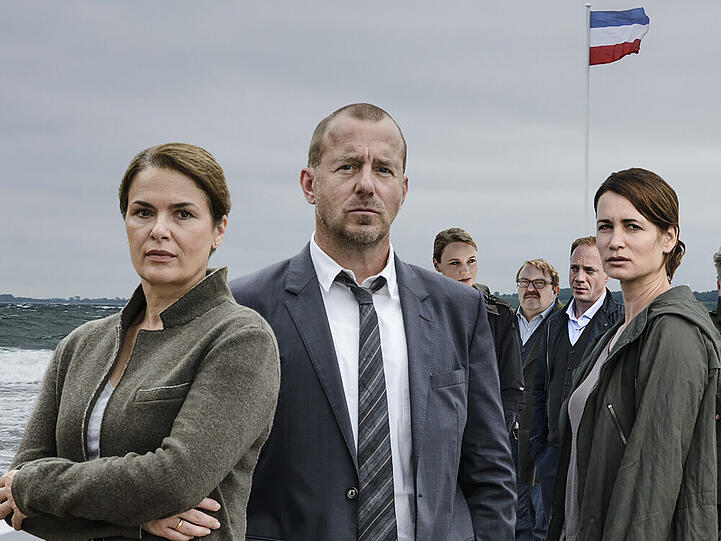 "Tod eines Mädchens" mit Starbesetzung: Barbara Auer (l.), Heino Ferch, Anja Kling etc.