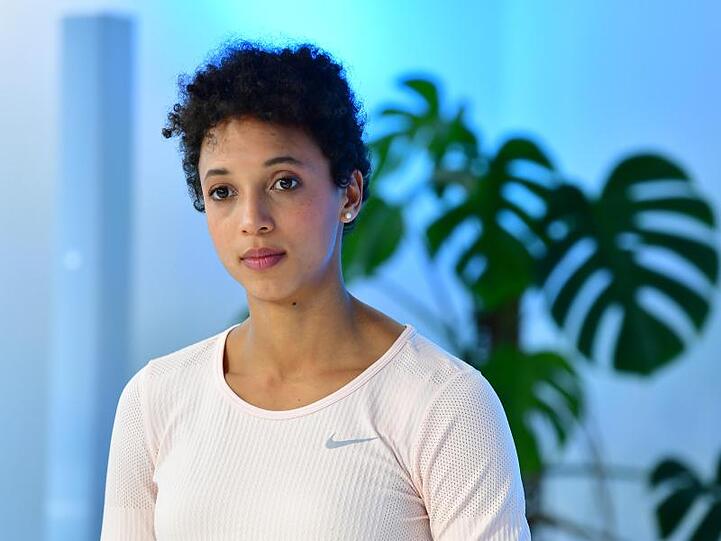 Malaika Mihambo hat sich mit der Verschiebung der Olympischen Spiele arrangiert.