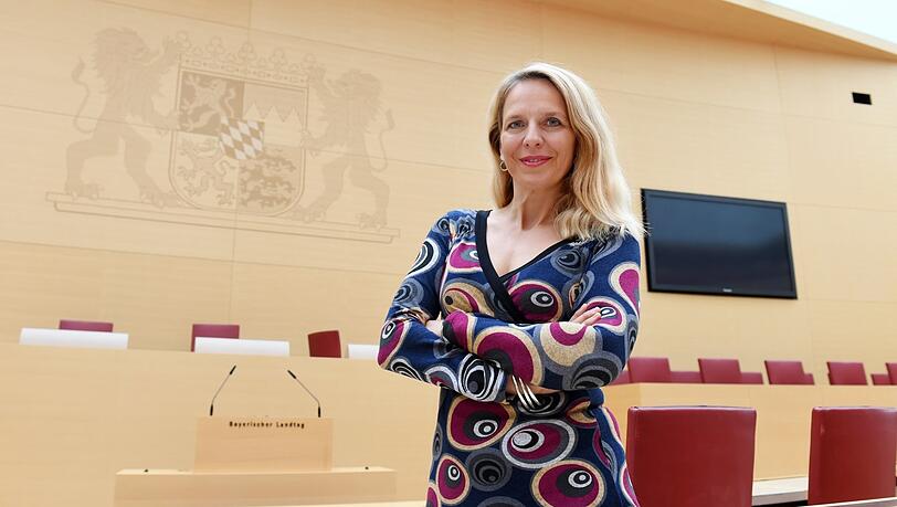 Julika Sandt ist stellvertretende Vorsitzende der FDP-Fraktion im Bayerischen Landtag. Julika Sandt ist stellvertretende Vorsitzende der FDP-Fraktion im Bayerischen Landtag.