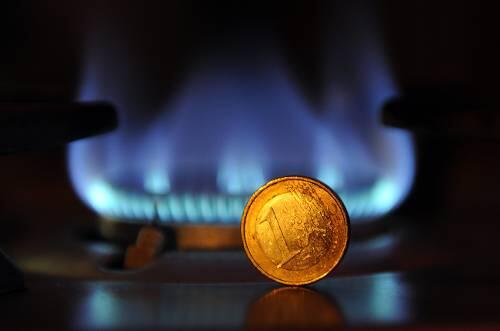 Auf den Weltmärkten sinkt der Gaspreis. Jetzt profitieren rund 143000 Nürnberger davon.