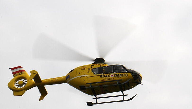 Ein Notarzthubschrauber (Symbolbold) im Einsatz Ein Notarzthubschrauber (Symbolbold) im Einsatz