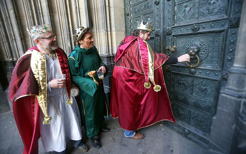 Köln fest in der Hand der Jecken. Die besten Bilder von der Weiberfastnacht in Köln!