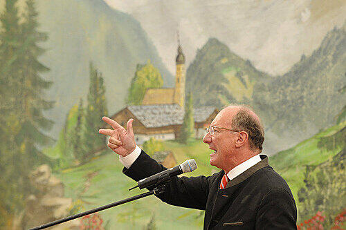 &bdquo;Franz Müntefering ist mein Mann!&ldquo; Bayerns SPD-Spitzenkandidat Franz Maget am Montag beim Bierzelt-Auftritt im niederbayerischen Abensberg.