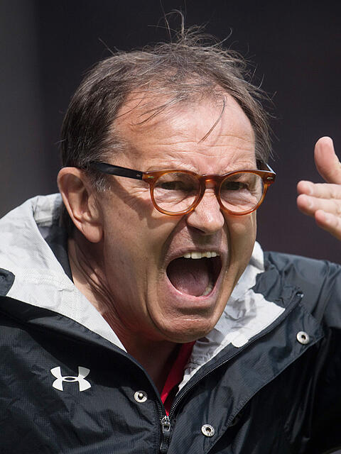Ewald Lienen sorgt mit heftiger Kritik am FC Bayern für Schlagzeilen.