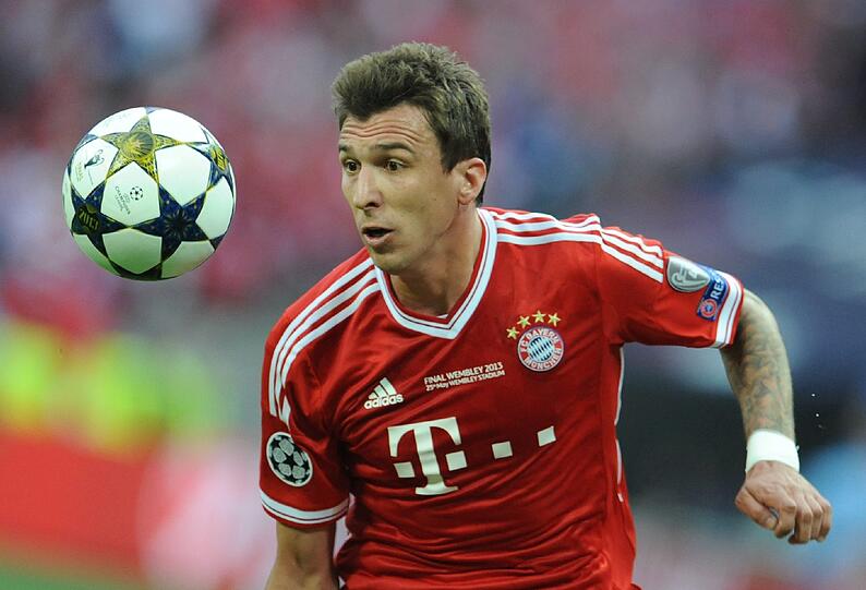 MARIO MANDZUKIC: Note 3. Kam direkt nach dem 3:0 für Gomez. Prüfte gleich mal Ulreich mit einem Kopfball, schlug später frei vor dem Tor am Ball vorbei.