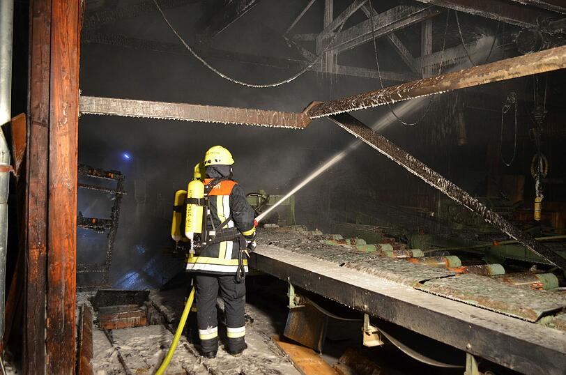 Bei dem Brand war ein Großaufgebot der Feuerwehr im Einsatz.