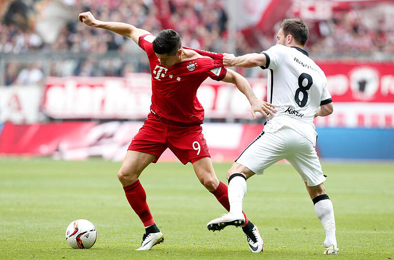 Robert Lewandowski: Note 4. Hatte einen schweren Stand gegen Zambrano. Ließ sich von Abraham provozieren und sah dafür Gelb. Ging ohne Treffer in der 71. Minute vom Feld.