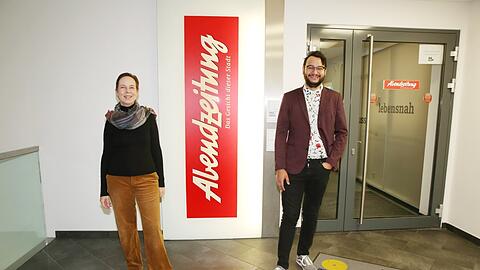 Guter Dinge: Ursula Harper und Joel Keilhauer beim Besuch der AZ-Redaktion in Sendling.
