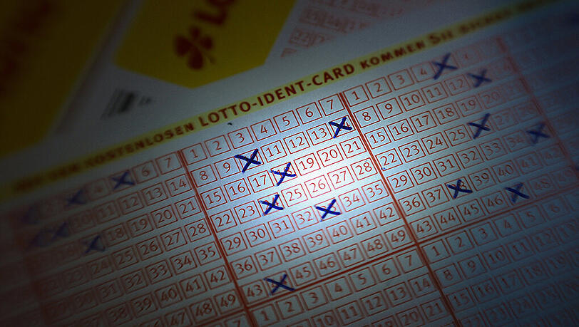 Gleich zwei Männer aus Oberbayern konnten sich am Donnerstag über einen Lotto-Gewinn freuen. (Archivbild) Gleich zwei Männer aus Oberbayern konnten sich am Donnerstag über einen Lotto-Gewinn freuen. (Archivbild)