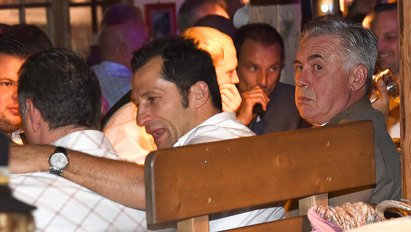 Hasan Salihamdzic und Carlo Ancelotti (rechts). Hasan Salihamdzic und Carlo Ancelotti (rechts).