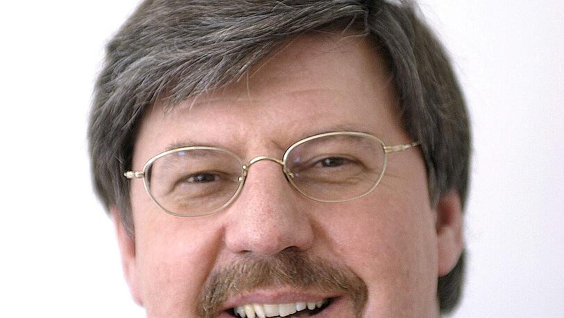 Alfons Schweiggert (* 11. Mai 1947 in Altomünster, Oberbayern) ist ein deutscher Schriftsteller und Illustrator und vor allem ein Forscher über Ludwig II. Alfons Schweiggert (* 11. Mai 1947 in Altomünster, Oberbayern) ist ein deutscher Schriftsteller und Illustrator und vor allem ein Forscher über Ludwig II.