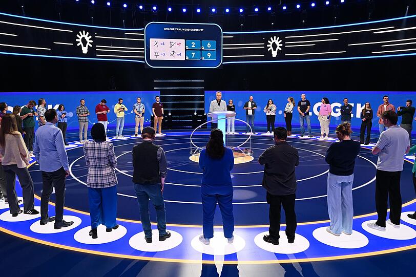 50 Kandidatinnen und Kandidaten müssen sich durch sechs Kategorien und durch sechs Kreise spielen, um eine Chance auf bis zu 50.000 Euro zu haben. 50 Kandidatinnen und Kandidaten müssen sich durch sechs Kategorien und durch sechs Kreise spielen, um eine Chance auf bis zu 50.000 Euro zu haben.