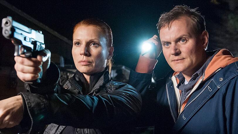 Die Hauptkommissare Lisa Marx (Elisabeth Brück) und Jens Stellbrink (Devid Striesow) im Einsatz.