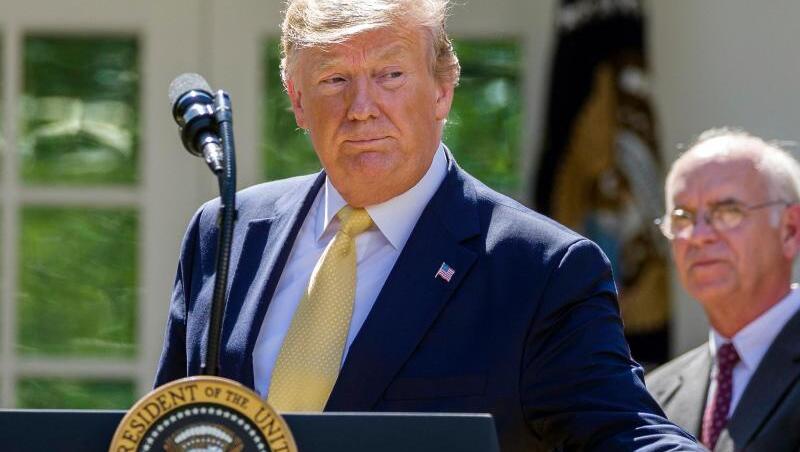 US-Präsident Donald Trump spricht im Rosengarten des Weißen Hauses. US-Präsident Donald Trump spricht im Rosengarten des Weißen Hauses.