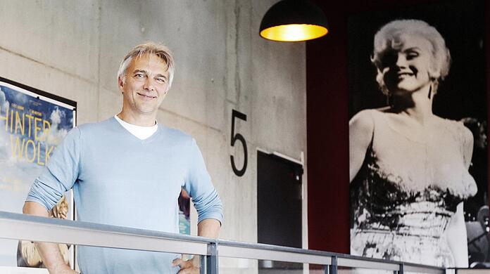 Matthias Helwig in seinem Kino in Gauting.