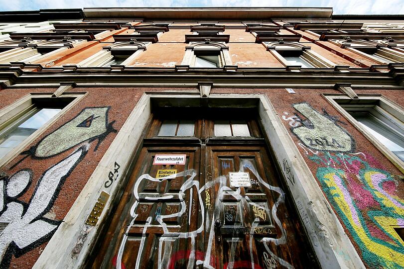 Dieses Haus ist eine einzige Schmierage.