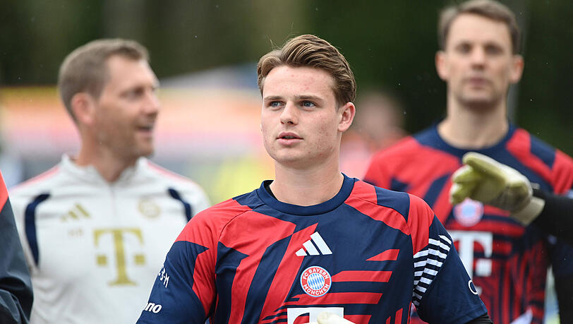 Bayerns Torh&uuml;ter der Zukunft: Jonas Urbig (vorne).