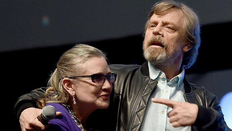 Carrie Fisher kehrte 2015 noch einmal auf die große Leinwand zurück: Als Prinzessin Leia in der siebten Episode der "Star Wars"-Saga. An ihrer Seite: Mark Hamill als Jedi-Meister Luke Skywalker.