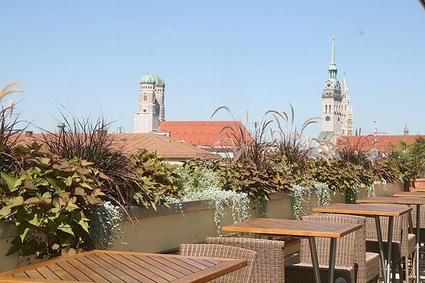 Ausblick auf der Dachterrasse der Deutschen Eiche in der Reichenbachstraße. Ausblick auf der Dachterrasse der Deutschen Eiche in der Reichenbachstraße.