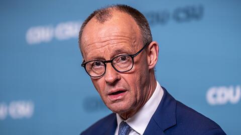 Der Bundestag will heute ein Riesen-Schuldenpaket beschließen. Gibt der Bundesrat auch grünes Licht, dürfte das auch schnelle neue Hilfen für die Ukraine bedeuten. Kündigt der Unionsfraktionschef an.