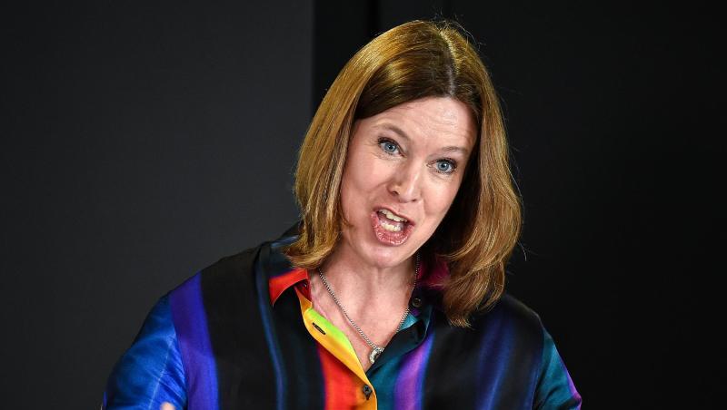 Schottlands Chief Medical Officer, Catherine Calderwood, ist nach Verstößen gegen die eigenen Ausgangsbeschränkungen in der Corona-Krise zurückgetreten. Schottlands Chief Medical Officer, Catherine Calderwood, ist nach Verstößen gegen die eigenen Ausgangsbeschränkungen in der Corona-Krise zurückgetreten.
