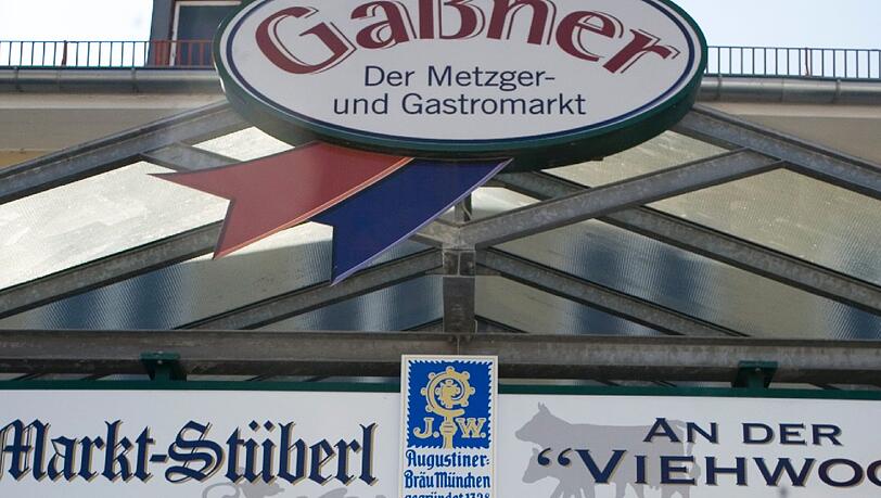 So kennen ihn die Münchner: Andreas Gaßner vor seiner Metzgerei im Viehhof. So kennen ihn die Münchner: Andreas Gaßner vor seiner Metzgerei im Viehhof.