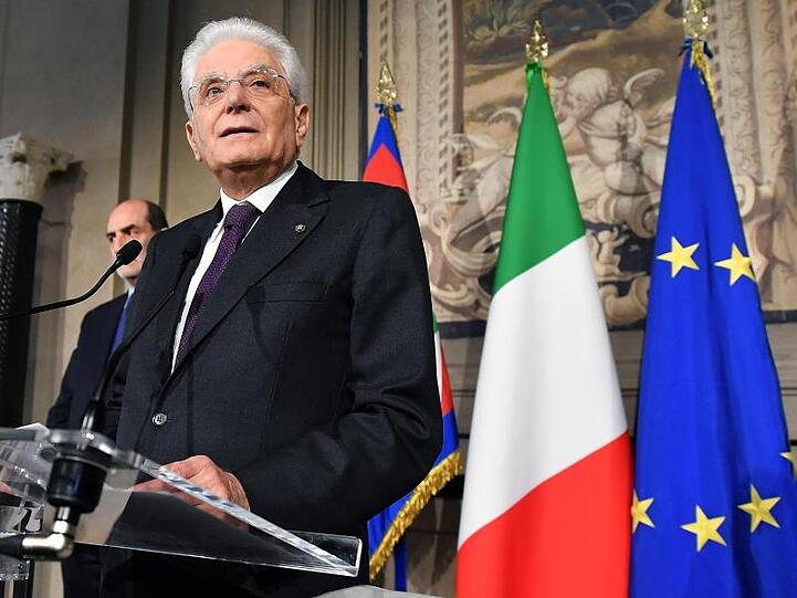 Präsident Sergio Mattarella, hier im vegangenen Jahr, sondiert die Möglichkeiten einer neuen Regierungsbildung.