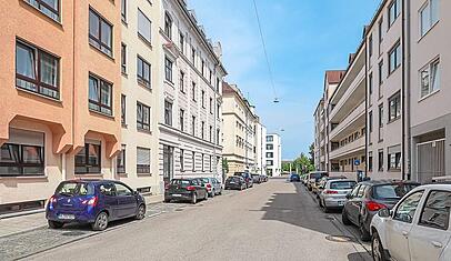 Neue Sommerstraße: Die Schmied-Kochel-Straße in Sendling. Auch hier wird es Blumentröge und Sitzmöglichkeiten für die Leute geben. Neue Sommerstraße: Die Schmied-Kochel-Straße in Sendling. Auch hier wird es Blumentröge und Sitzmöglichkeiten für die Leute geben.