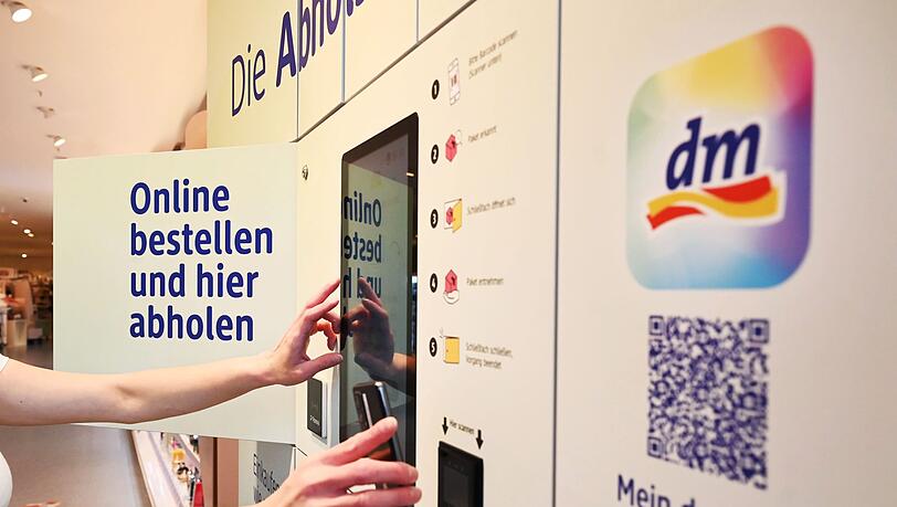 An mehr als 1.800 Abholstationen in Deutschland können Kundinnen und Kunden Waren abholen. (Archivbild)