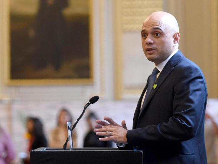 Als Sohn eines pakistanischstämmigen Busfahrers verkörpert Innenminister Sajid Javid den Traum vom sozialen Aufstieg in einer stark durch Klassendenken geprägten Gesellschaft.