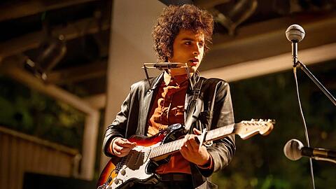 Timothée Chalamet als Bob Dylan im Kinofilm "A Complete Unknown".