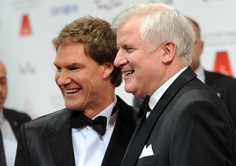 Star-Auflauf in München: Promis aus Film und Fernsehen haben beim 39. Deutschen Filmball die Erfolge des vergangenen Kinojahres gefeiert. Klicken Sie hier durch die besten Bilder des Filmballs 2012.