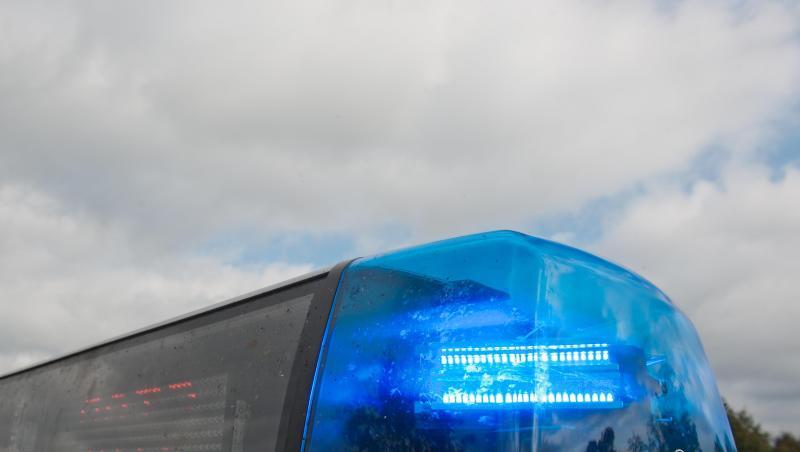 Ein Blaulicht leuchtet an einem Streifenwagen. Foto: Armin Weigel/dpa/Illustration Ein Blaulicht leuchtet an einem Streifenwagen. Foto: Armin Weigel/dpa/Illustration