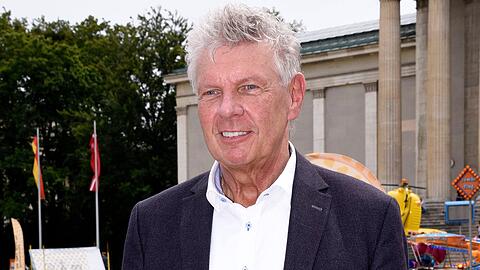 Dieter Reiter bei der Eröffnung des Kulturprogramms "Sommer in der Stadt" auf dem Königsplatz. (Archivibild)
