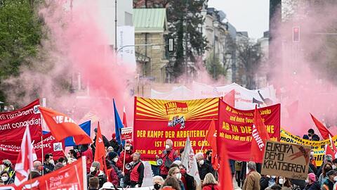 Motto "Solidarität ist Zukunft": Kundgebung des Deutschen Gewerkschaftsbundes am Königsplatz in München.