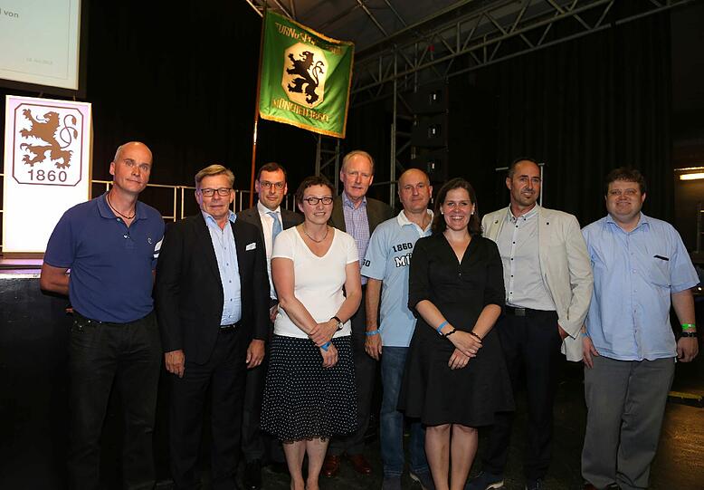 Diese neuen Kandidaten wurden in den neuen Verwaltungsrat gewählt: Karl-Christian Bay, Christian Waggershauser, Beatrix Zurek, Markus Drees, Robert Reisinger, Verena Dietl, Klaus Leipold, Robert von Bennigsen und Richard Ostermeier. Hier gibt's alle Bilder von der Mitgliederversammlung.