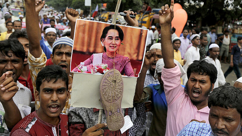 Indische Muslime protestieren in Kalkutta gegen die Unterdrückung der Rohingyas in Myanmar - und gegen Friedensnobelpreisträgerin Aung San Suu Kyi.