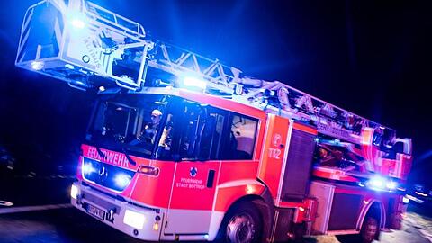 Die Feuerwehr rückte mit einem Großaufgebot zum Einsatzort an.
