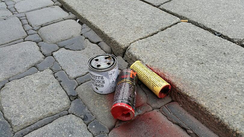Amateur-Derby: FC Bayern II gegen den TSV 1860 II - Fans treffen sich in den Innenstadt. Die Bilder...